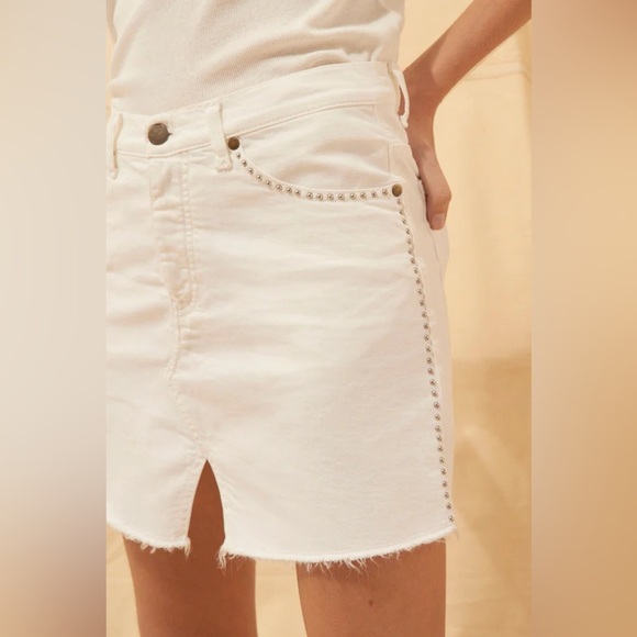 ba&sh Dresses & Skirts - Ba&sh Cloe Mini Skirt in Ecru - Size 6